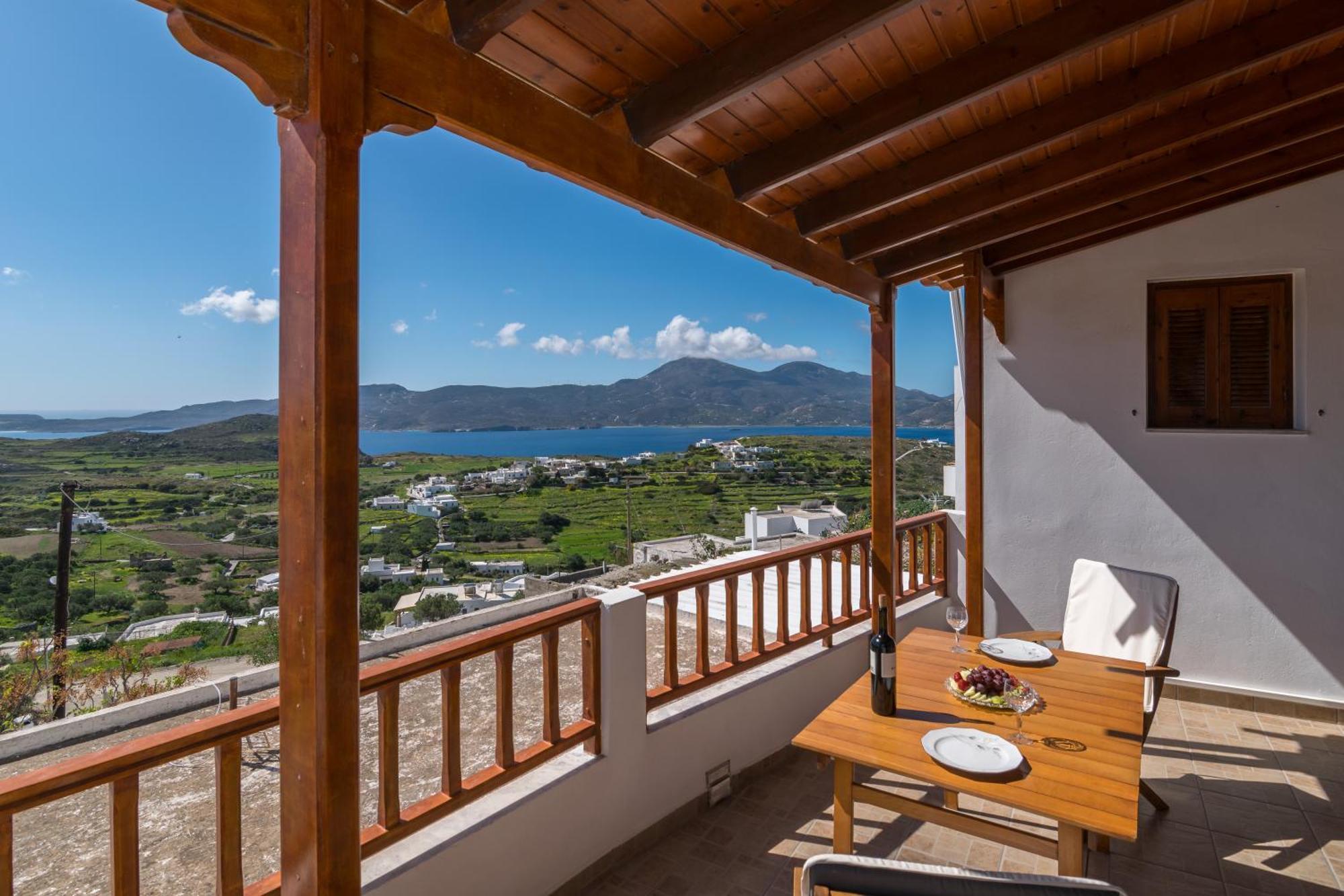 Uncle John'S House With View Vila Tripití Exterior foto